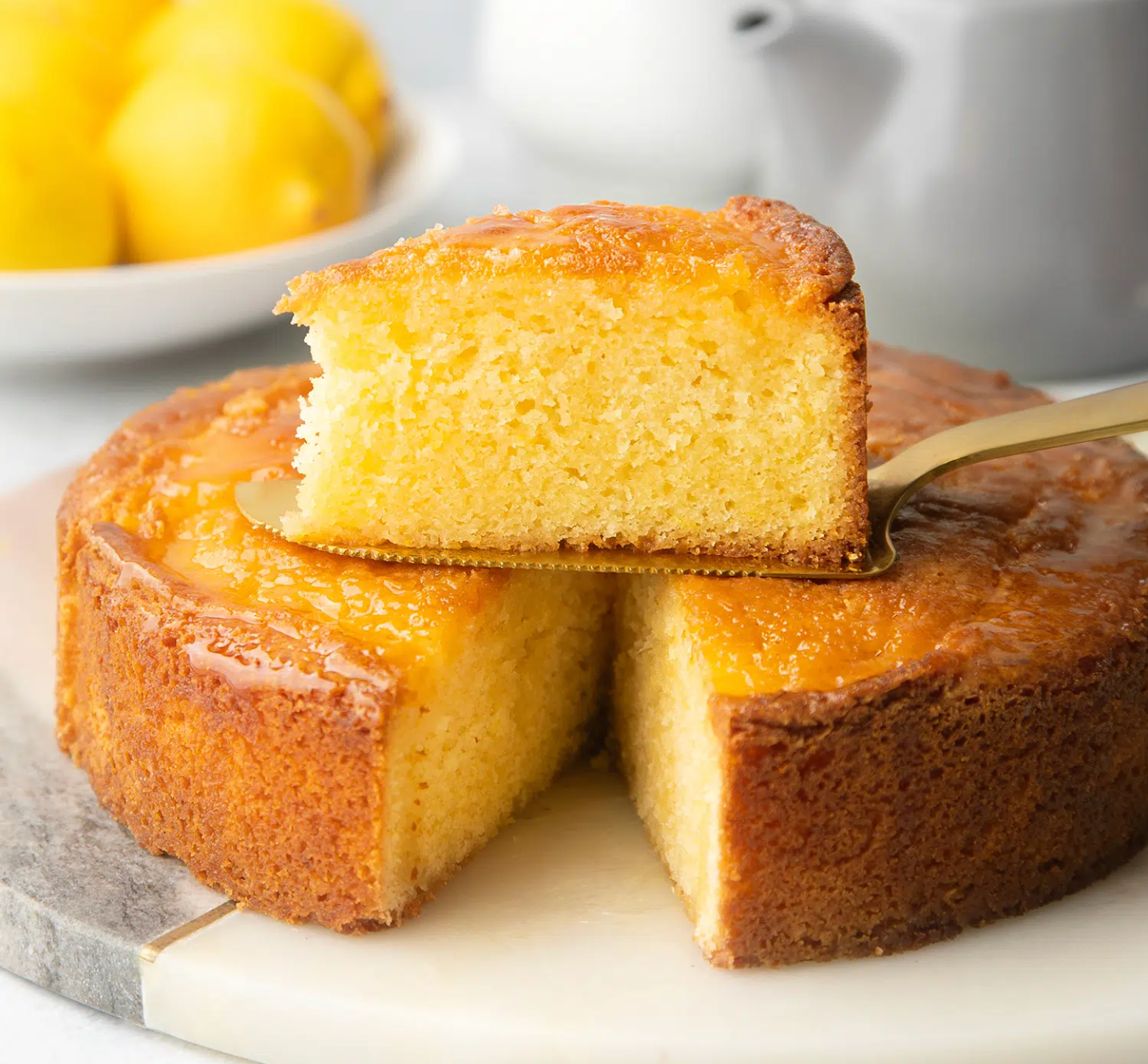 Glutenfreier & veganer Lemon Drizzle Cake 🍋