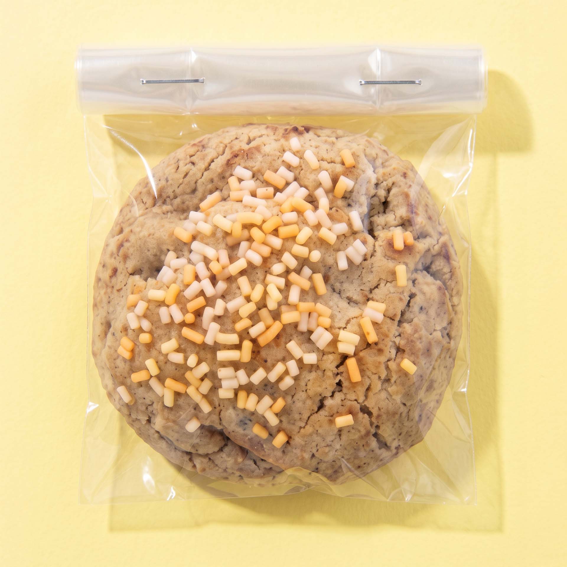Glutenfreier Nutella Cookie mit bunter Streusel-Deko von echt jetzt